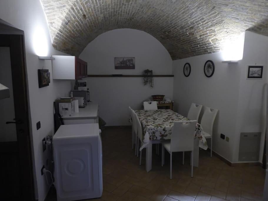 La Cantina Dei Cappuccini Spello Exterior foto